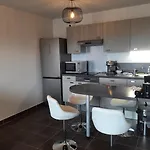 Patio Arena, 2 Etoiles, Terrasse, Parking, Wifi, Entree Et Sortie Autonomes, Local Velos Lejlighed *
