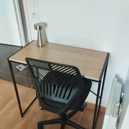 Patio Arena, 2 Etoiles, Terrasse, Parking, Wifi, Entree Et Sortie Autonomes, Local Velos Lägenhet