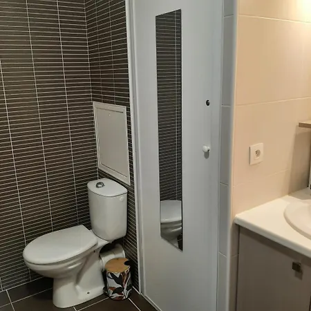 Patio Arena, 2 Etoiles, Terrasse, Parking, Wifi, Entree Et Sortie Autonomes, Local Velos Bayonne